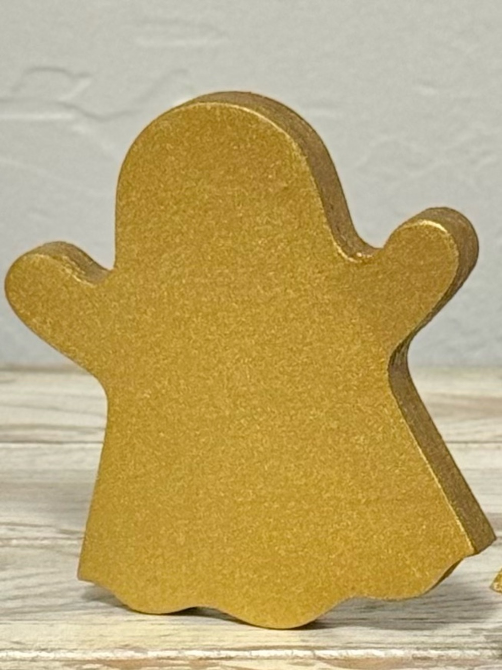 Hand Crafted Courtly Stripe Wood Ghost 6” - Picture 2 of 2